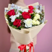 Red and White Bouquet - image №1