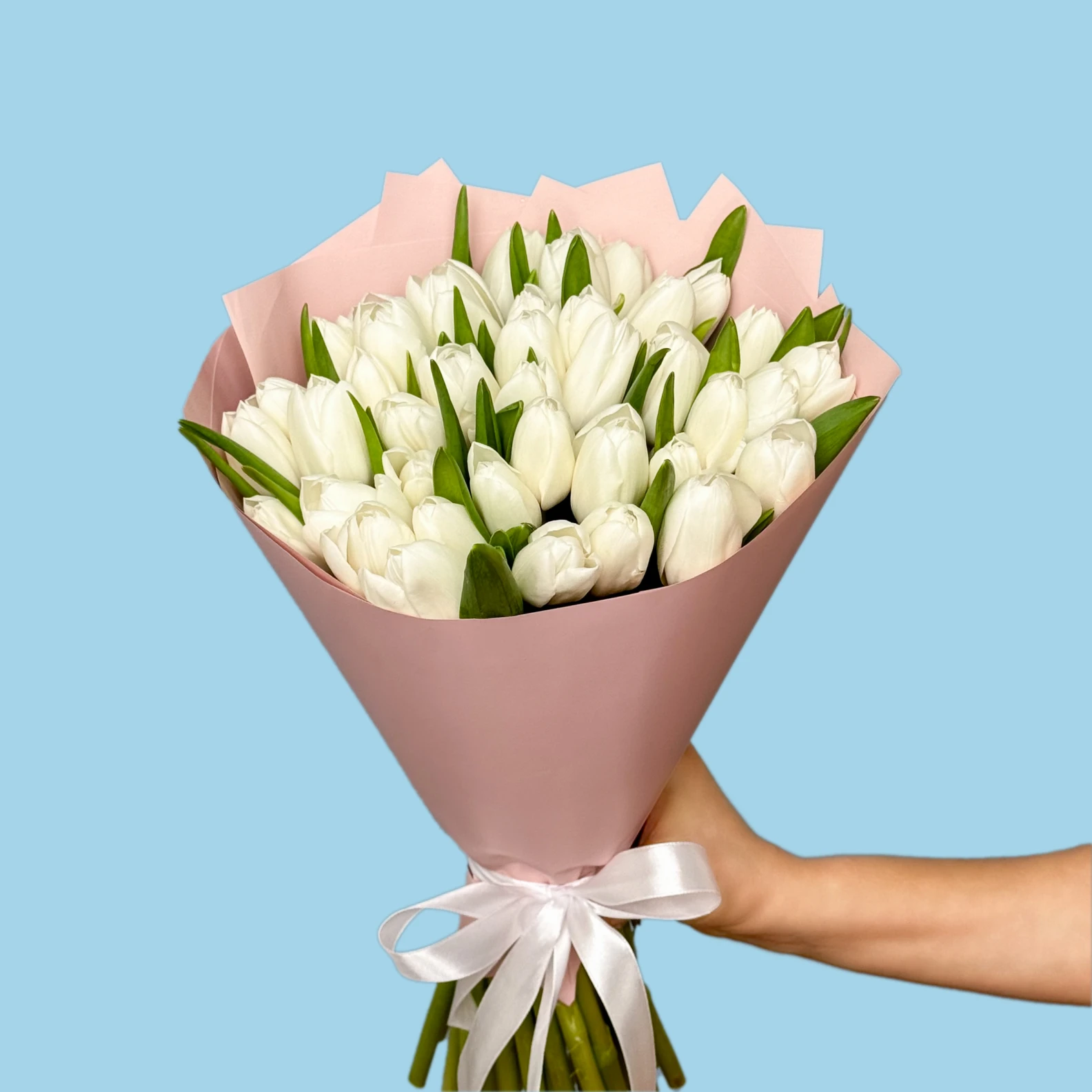 40 White Tulips - image №2