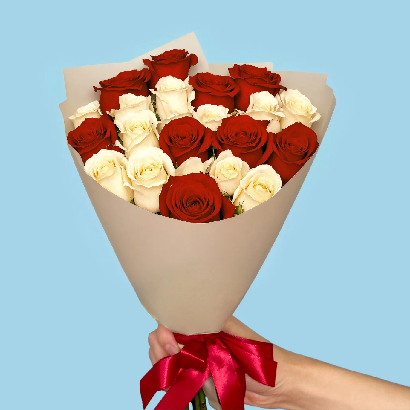 20 White and Red Roses from Kenya - image №3